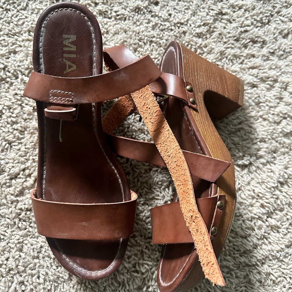 MIA brown heels in size 8.5